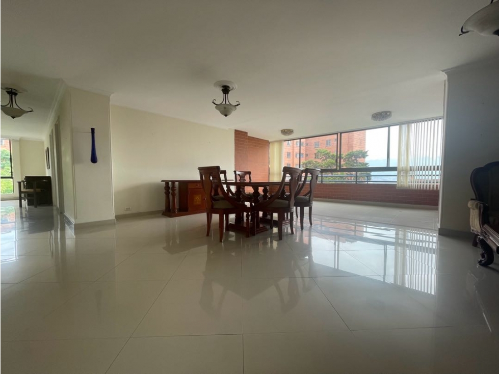 Apartamento para reformar por tesoro amplio y bien ubicado — foto 4