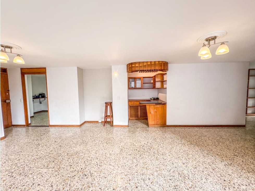 APARTAMENTO PARA REMODELAR POBLADO FRENTE A EAFIT — foto 5
