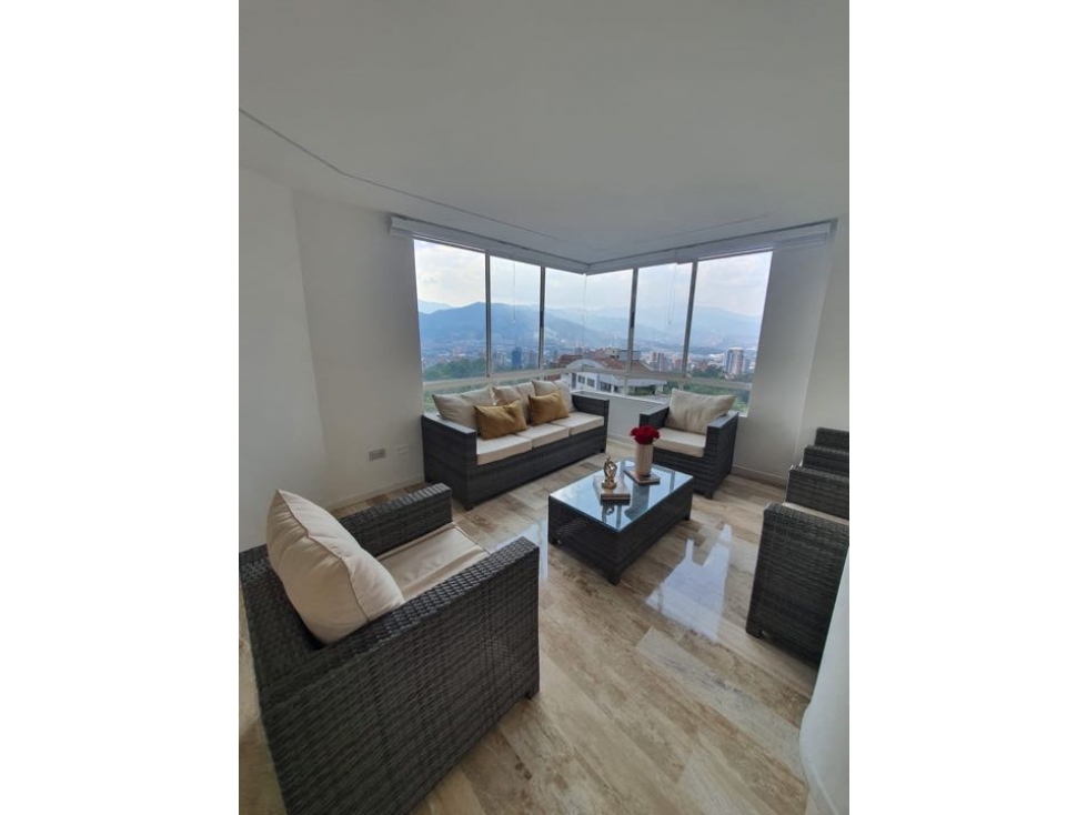 Apartamento Amoblado en Arriendo en Poblado San Lucas — foto 2