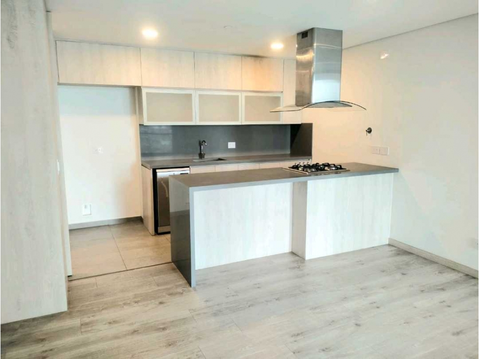 APARTAMENTO PARA RENTA EN EL POBLADO SECTOR ALTOS DEL POBLADO