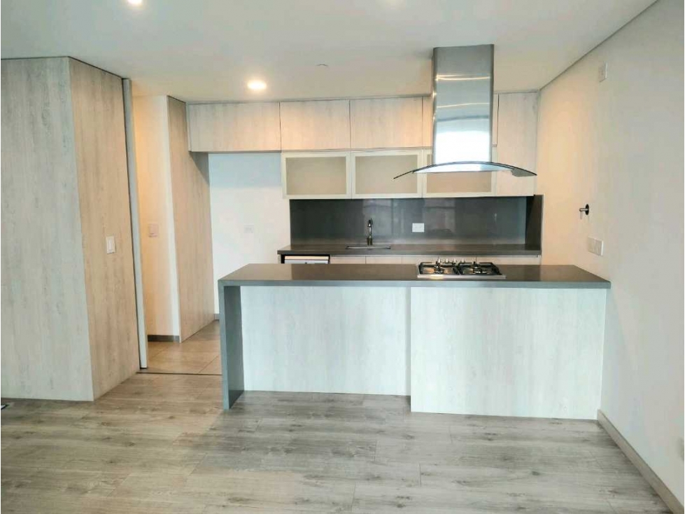 APARTAMENTO PARA RENTA EN EL POBLADO SECTOR ALTOS DEL POBLADO — foto 4