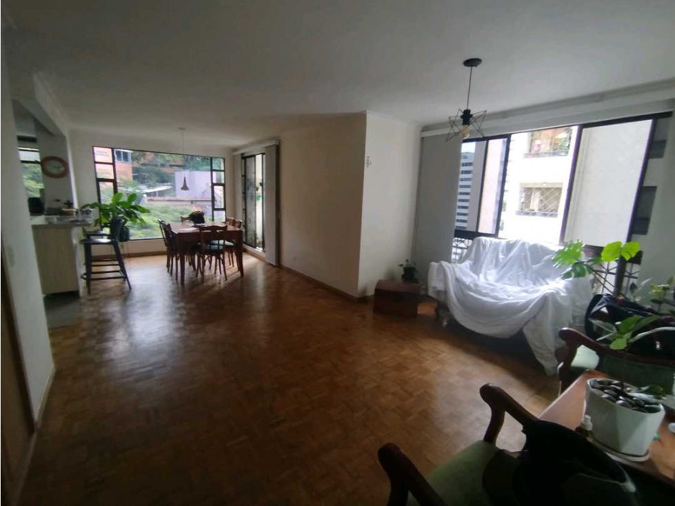 APARTAMENTO PARA RENTA EN EL POBLADO. EDIFICIO JUNCOS. — foto 2