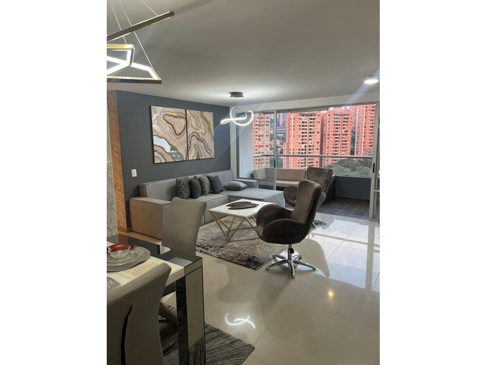 Apartamento Amoblado en Arriendo en El Poblado Los Balsos — foto 2
