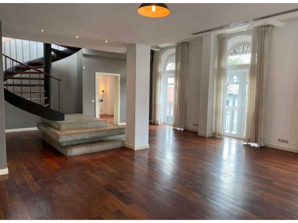 APARTAMENTO PENTHOUSE CON TERRAZA L/B CASCO ANTIGUO 3 RECAMARAS