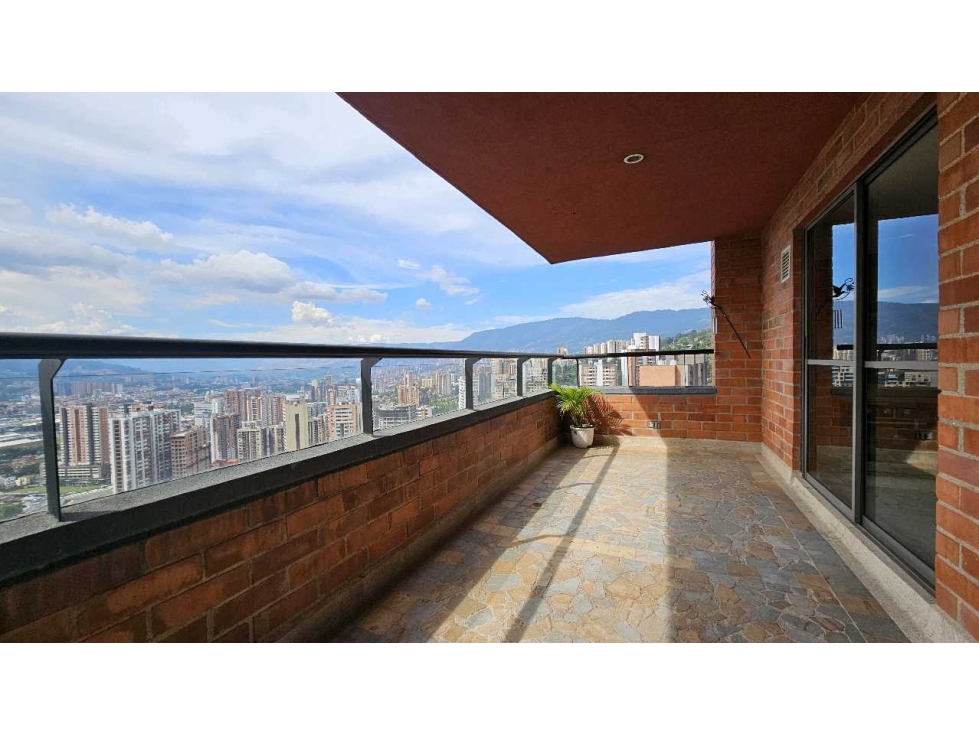 Dúplex Pent-house de 236m² con Vista Panorámica en Sabaneta
