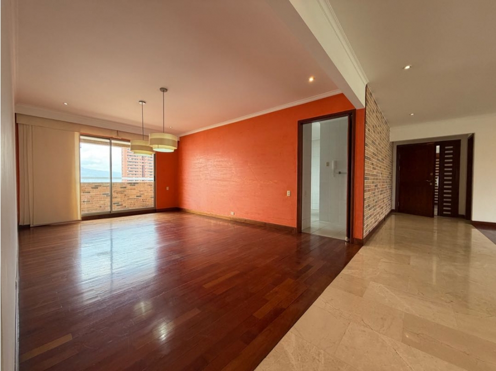VENDEMOS Apartamento Piso Alto Sector Sierralta — foto 3