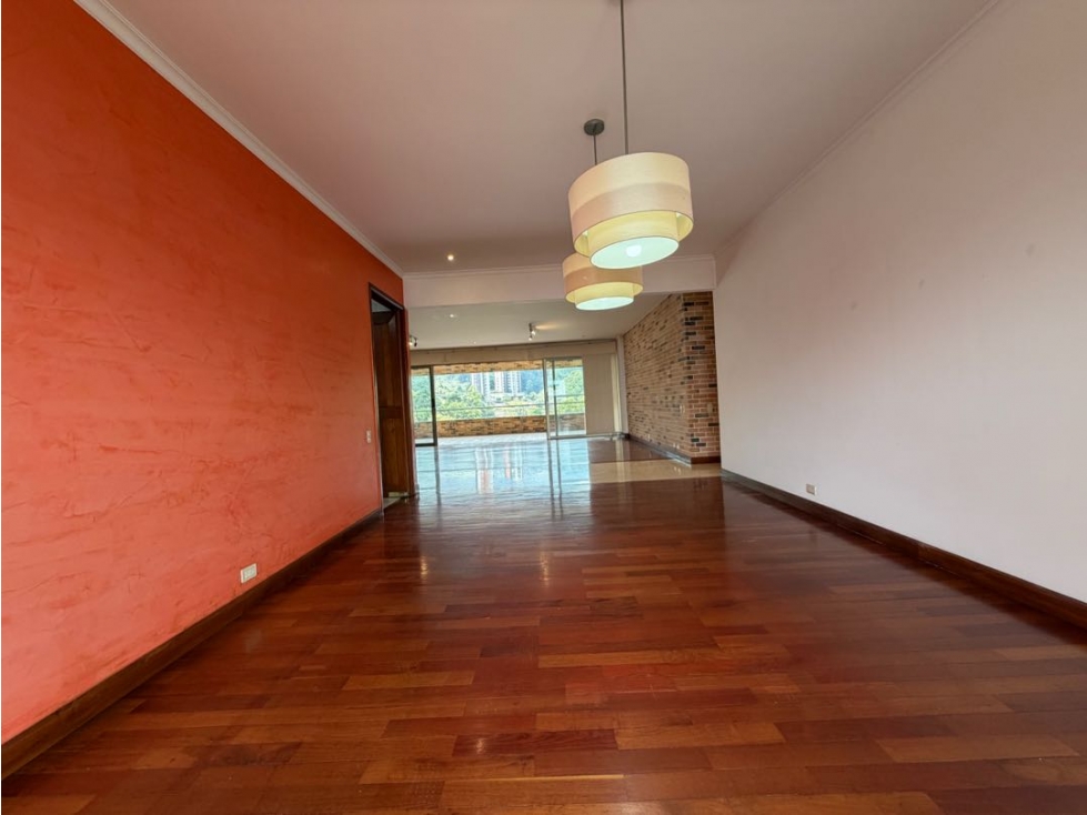 VENDEMOS Apartamento Piso Alto Sector Sierralta — foto 4