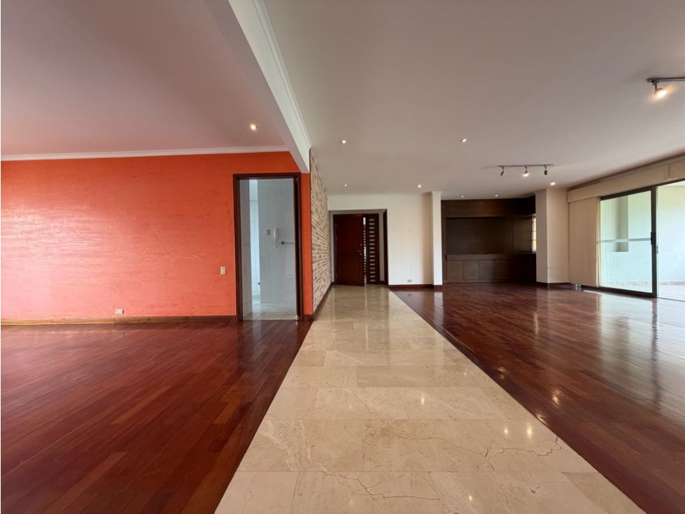 VENDEMOS Apartamento Piso Alto Sector Sierralta — foto 5