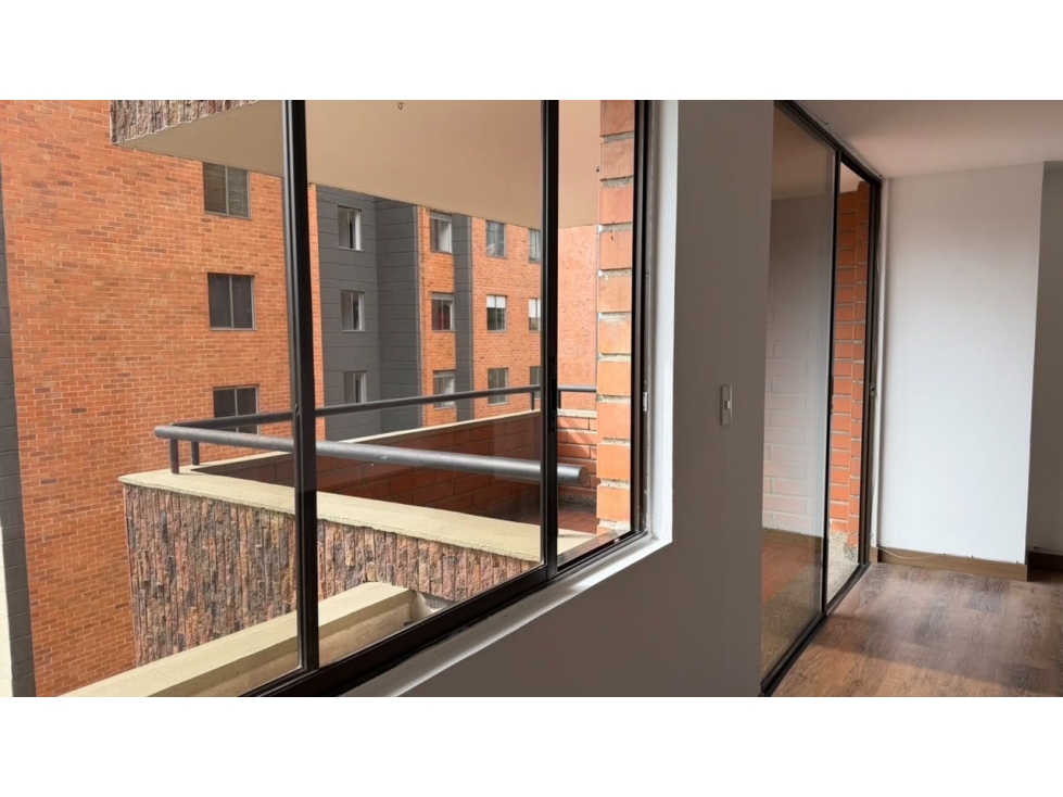 Apartamento Poblado Alejandría, 3 habitaciones, cuarto de servicio — foto 3