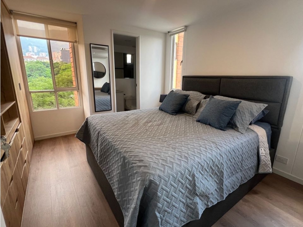 APARTAMENTO POBLADO CON VISTA AL VERDE Y LA CIUDAD — foto 3