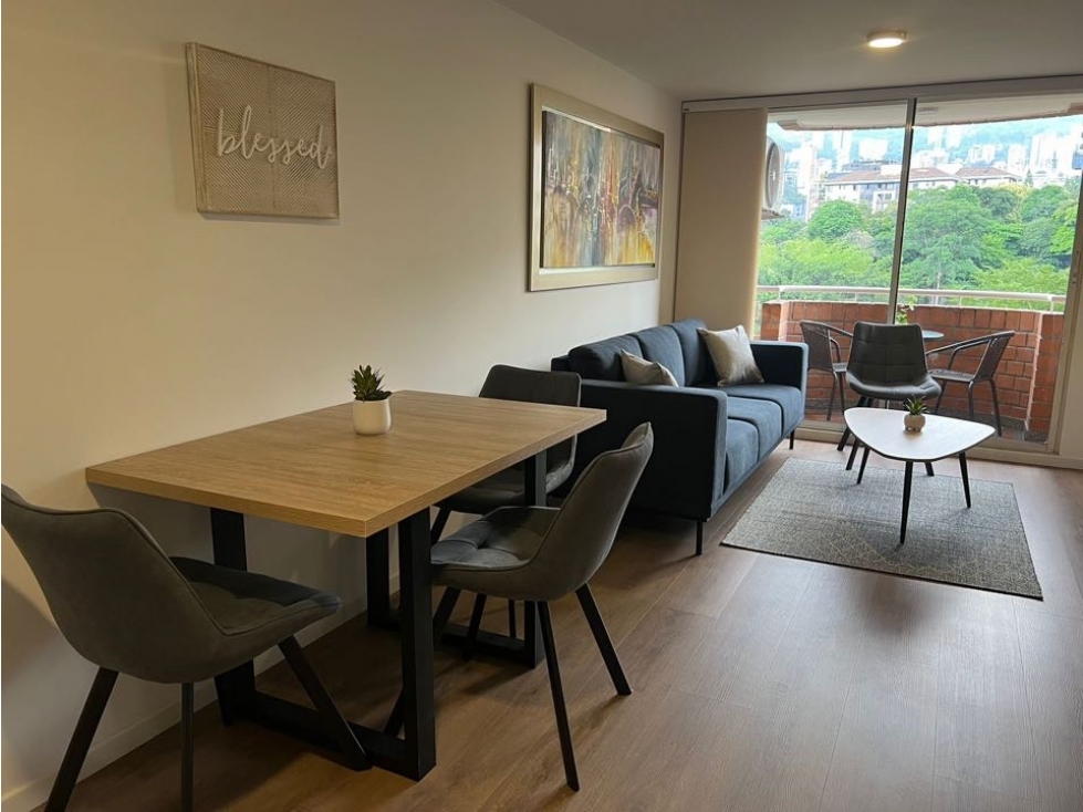 APARTAMENTO POBLADO CON VISTA AL VERDE Y LA CIUDAD — foto 4