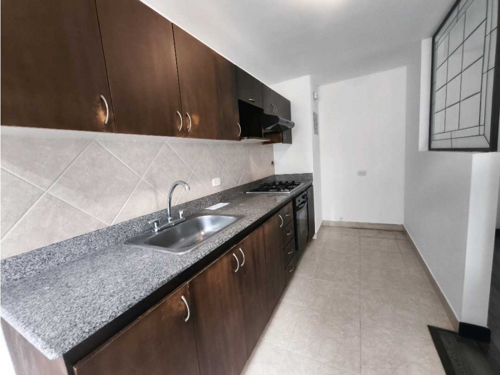 Apartamento poblado sector las santas — foto 4