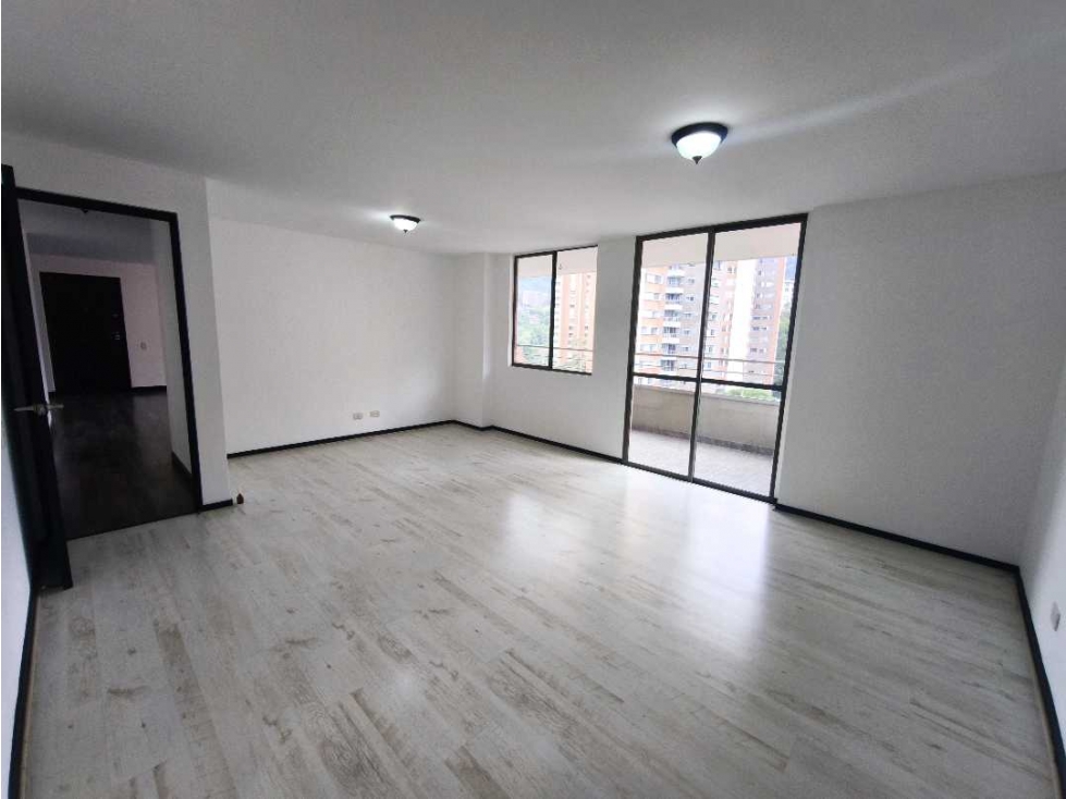 Apartamento poblado sector las santas — foto 5