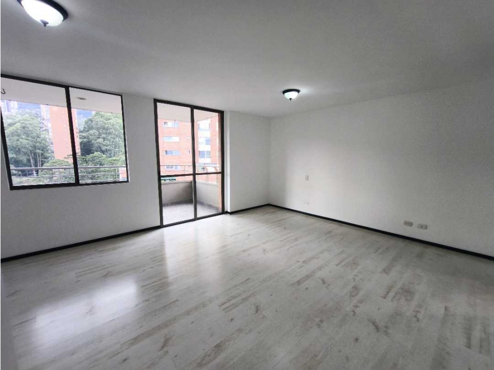 Apartamento poblado sector las santas — foto 6