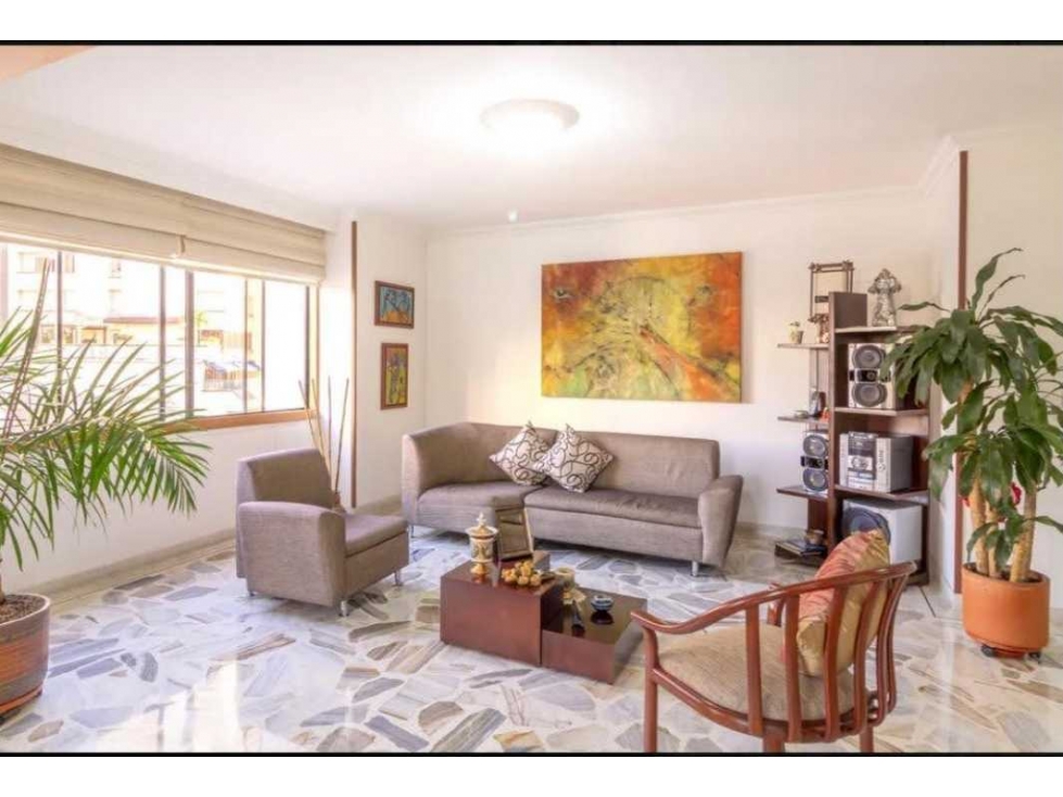 APARTAMENTO REMODELADO AMPLIO EN VENTA