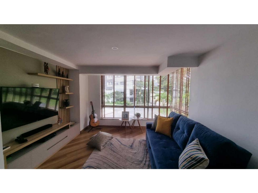 Apartamento remodelado amplio segundo piso en La Castellana — foto 4