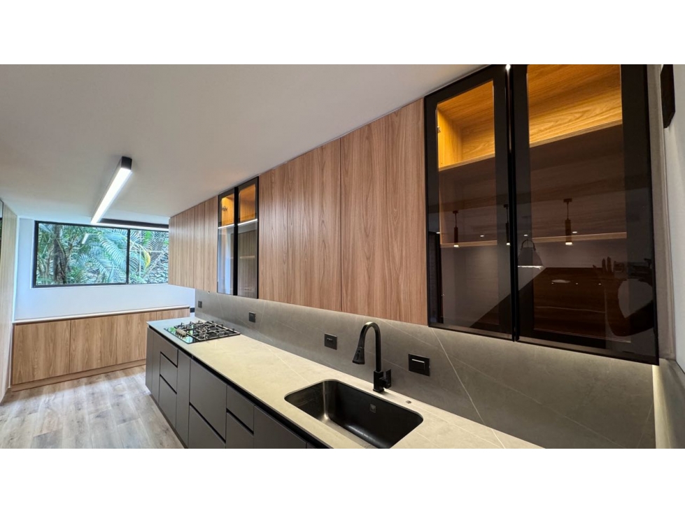 Apartamento Remodelado con Acabados de Lujo Cerca del Country Club — foto 3