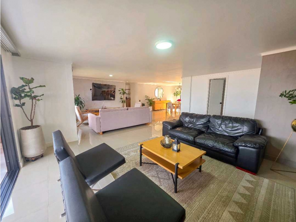 APARTAMENTO REMODELADO EN CASTROPOL EL POBLADO CON VISTA — foto 3