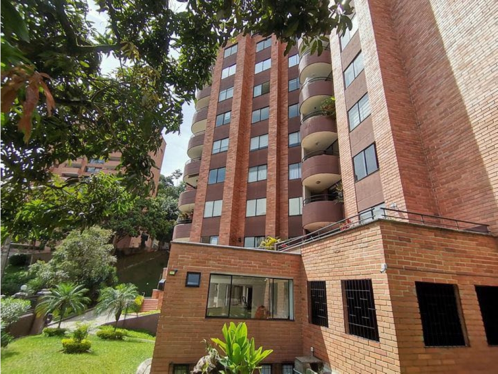 Apartamento remodelado en el poblado al lado del club country[LDC