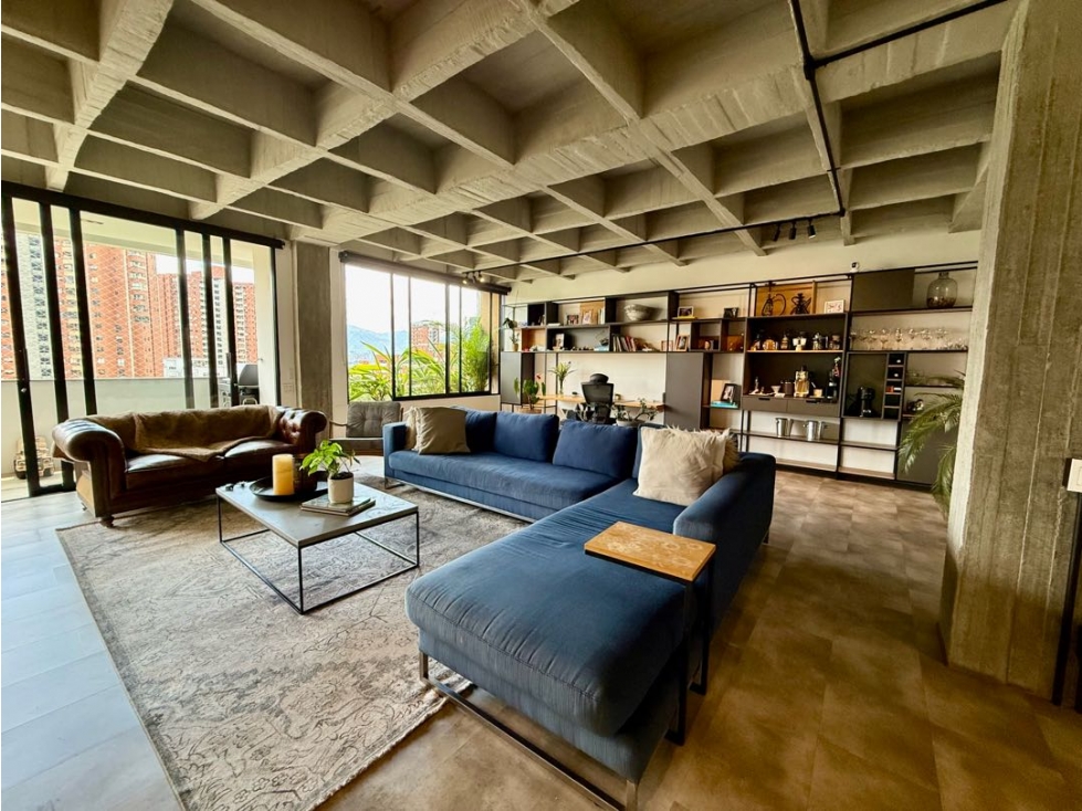 APARTAMENTO REMODELADO EN EL POBLADO. EL CAMPESTRE