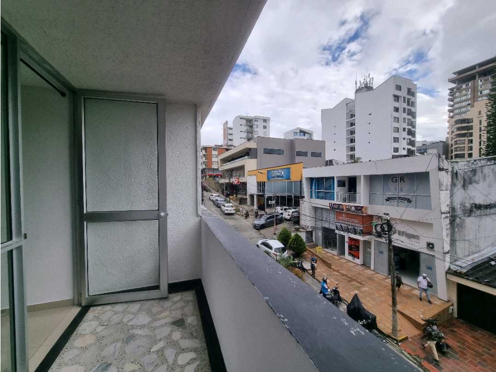 Apartamento remodelado en la castellana a una cuadra de la Av. Bolívar — foto 6