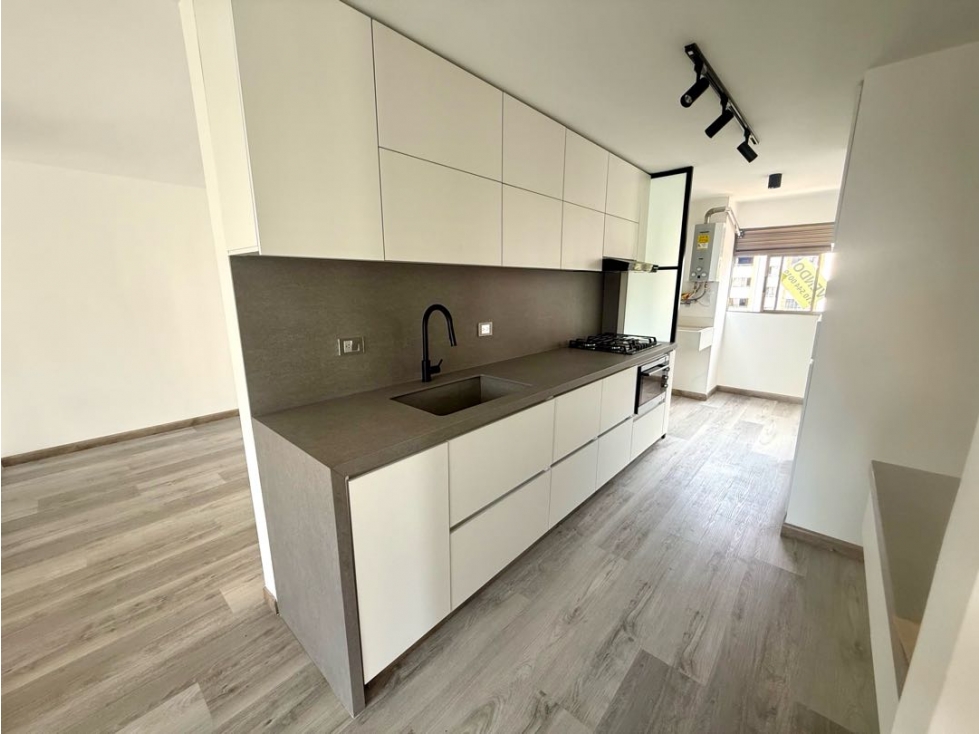 Apartamento Remodelado en Patio Bonito