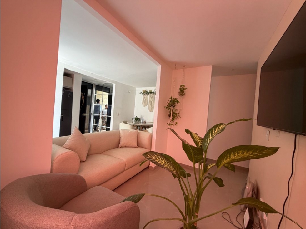 Apartamento remodelado en venta poblado reservas de curinca — foto 2