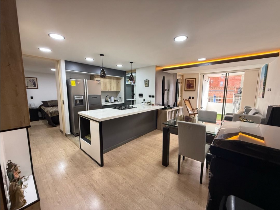Apartamento remodelado en venta en Laureles