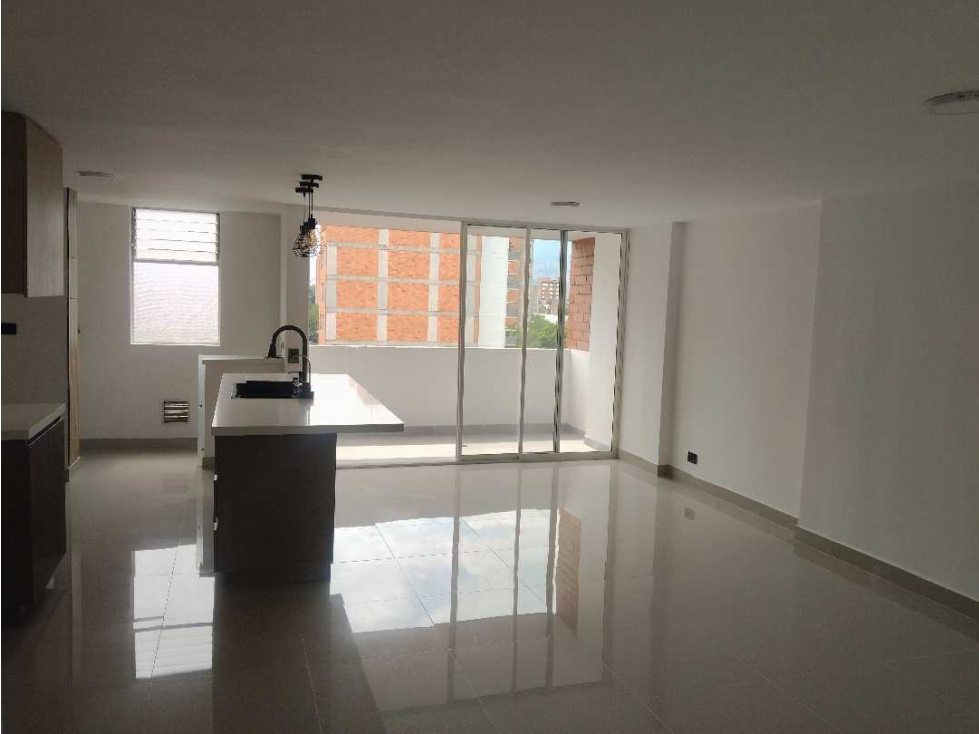 APARTAMENTO REMODELADO EN VENTA EN CALASANZ BAJO — foto 4