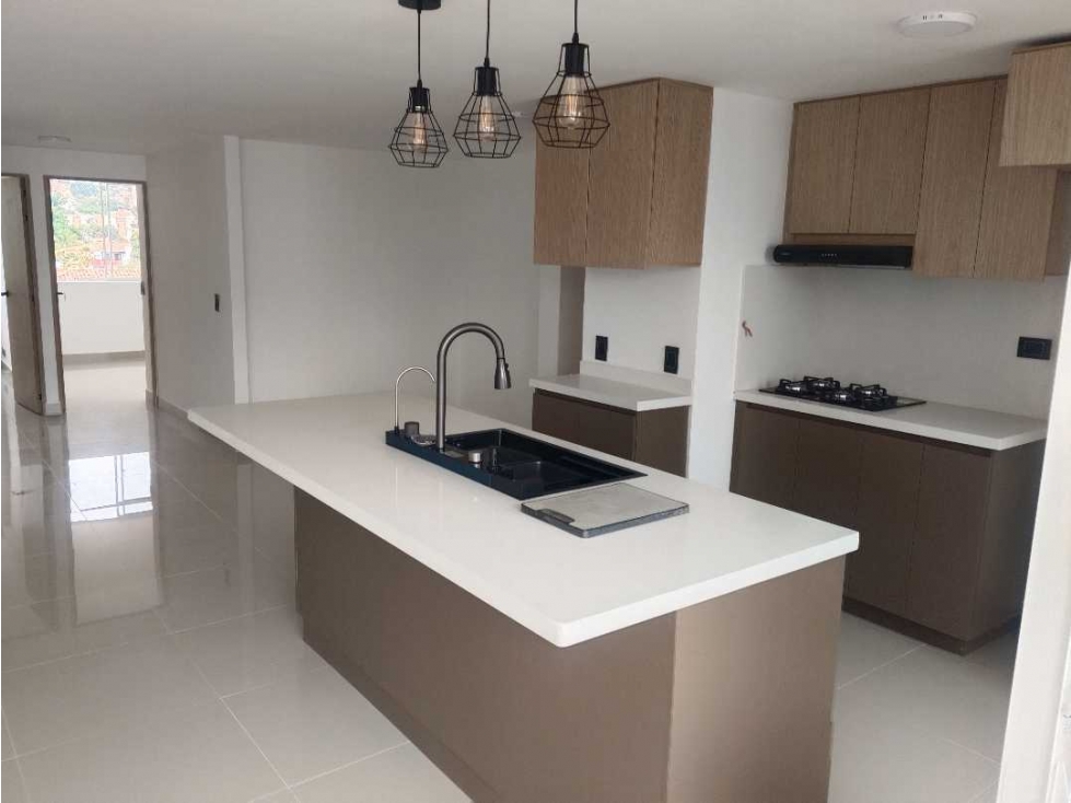 APARTAMENTO REMODELADO EN VENTA EN CALASANZ BAJO — foto 5