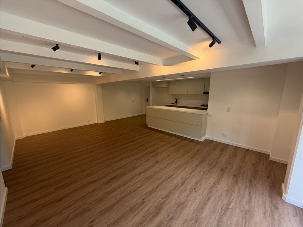 APARTAMENTO REMODELADO EN VENTA EN LOS GONZALEZ — foto 2