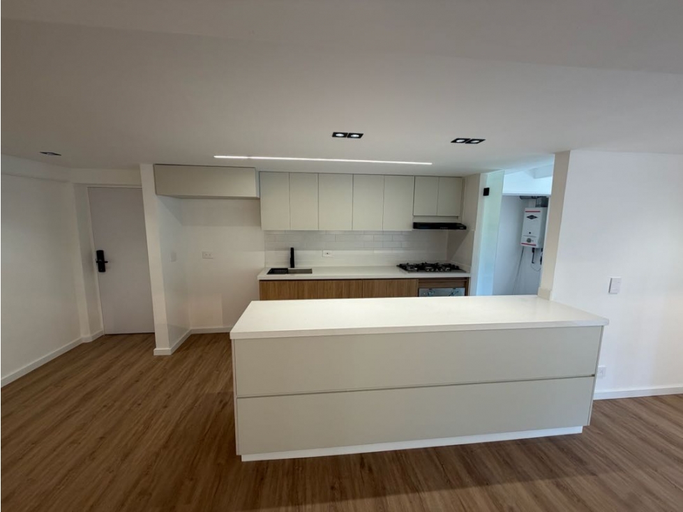 APARTAMENTO REMODELADO EN VENTA EN LOS GONZALEZ — foto 5