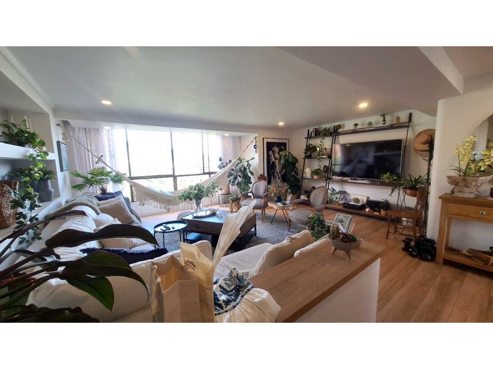 APARTAMENTO REMODELADO PARA LA VENTA, SECTOR SAN MICHEL, POBLADO. — foto 2