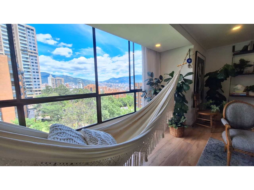 APARTAMENTO REMODELADO PARA LA VENTA, SECTOR SAN MICHEL, POBLADO. — foto 3