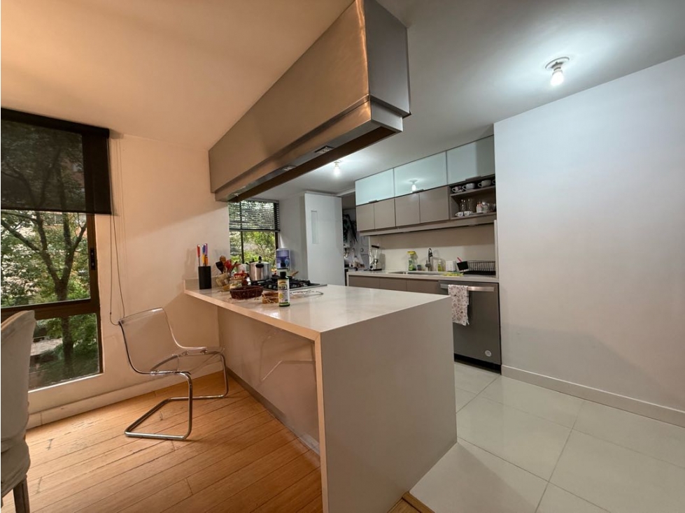 APARTAMENTO REMODELADO SECTOR LA TOMATERA