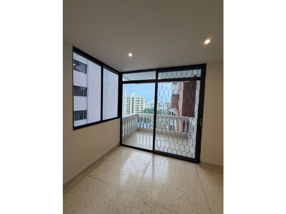 APARTAMENTO REMODELADO TOTALMENTE EN ARRIENDO EN ALTO PRADO — foto 3