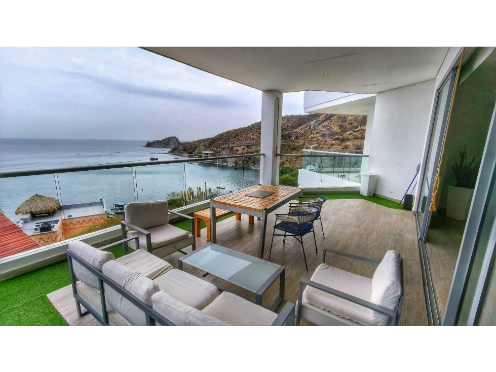 Apartamento con vista al mar puerto luz - 005