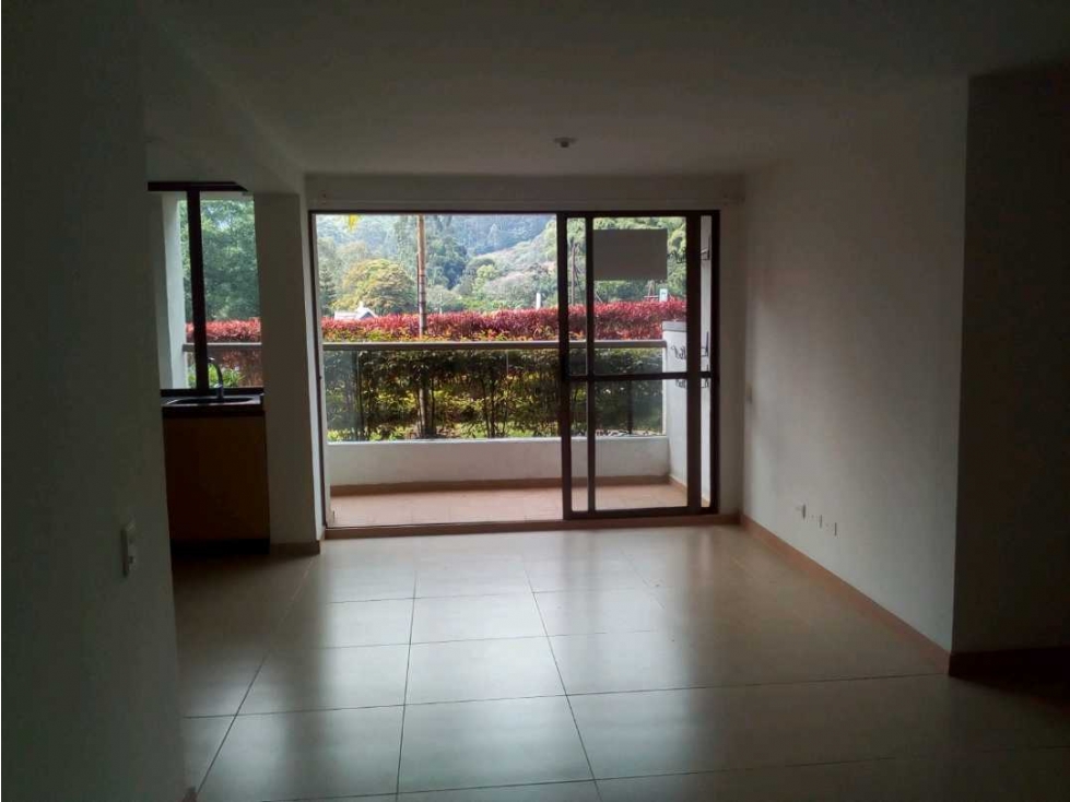 Apartamento Sabaneta de 74.3m2 sector Pan de Azúcar parte plana — foto 2