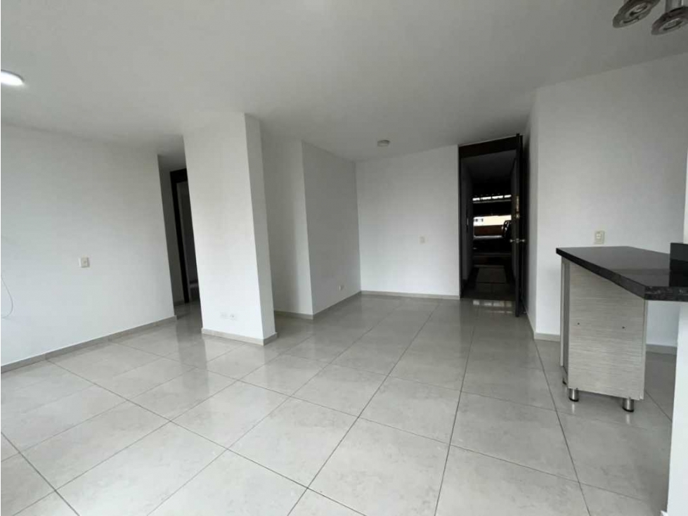 Apartamento Sabaneta parte plana 60m2 cerca al Euro — foto 2
