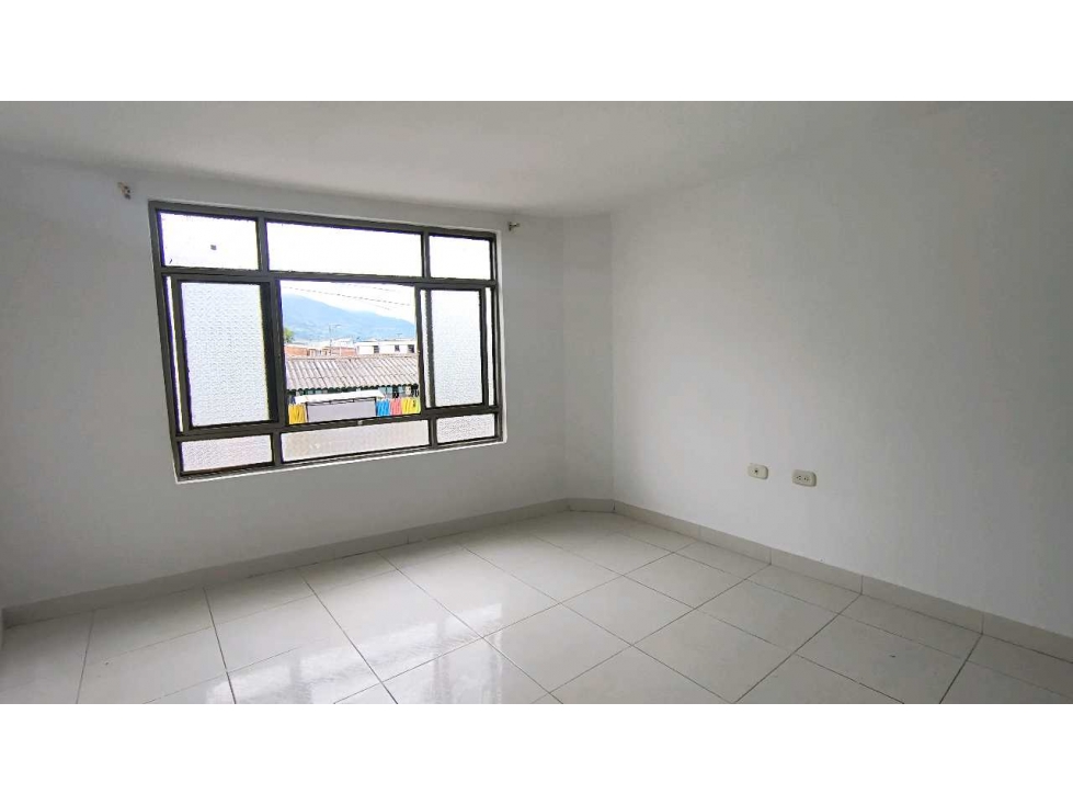 APARTAMENTO SEGUNDO PISO ARRIENDO CALARCA - 5