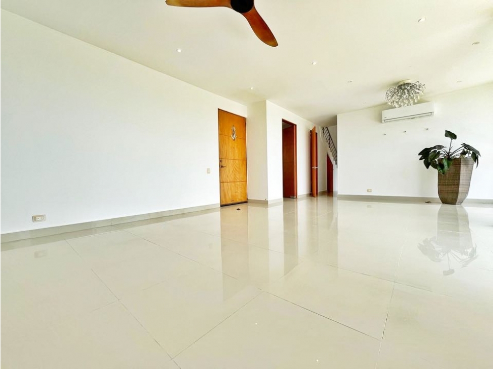 Apartamento tipo Penthouse Duplex en Venta en Laguna Club Cartagena — foto 2