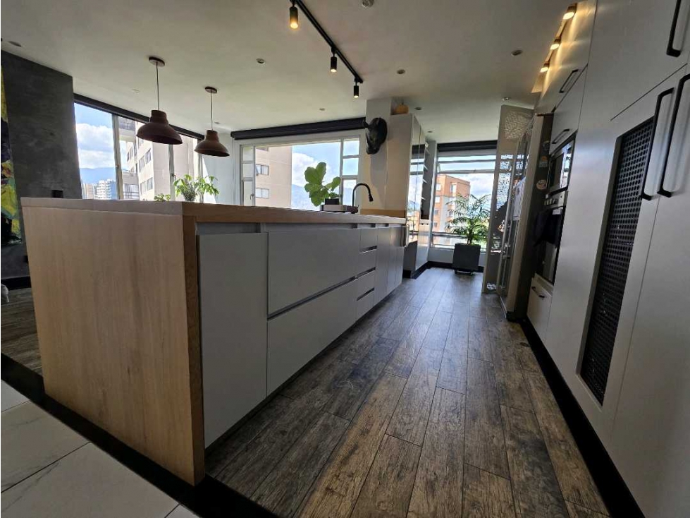 APARTAMENTO TOTALMENTE REMODELADO EN EL EXCLUSIVO CASTROPOL — foto 6