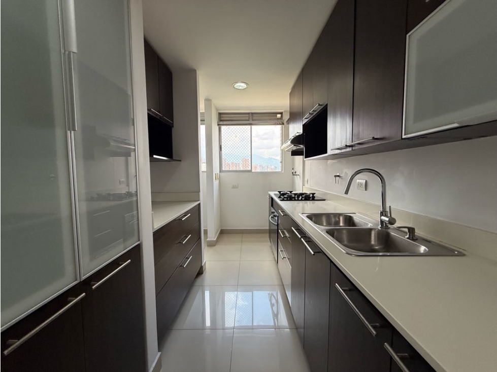APARTAMENTO UBICADO EN LALINDE EN UNODAD COMPLETA — foto 2