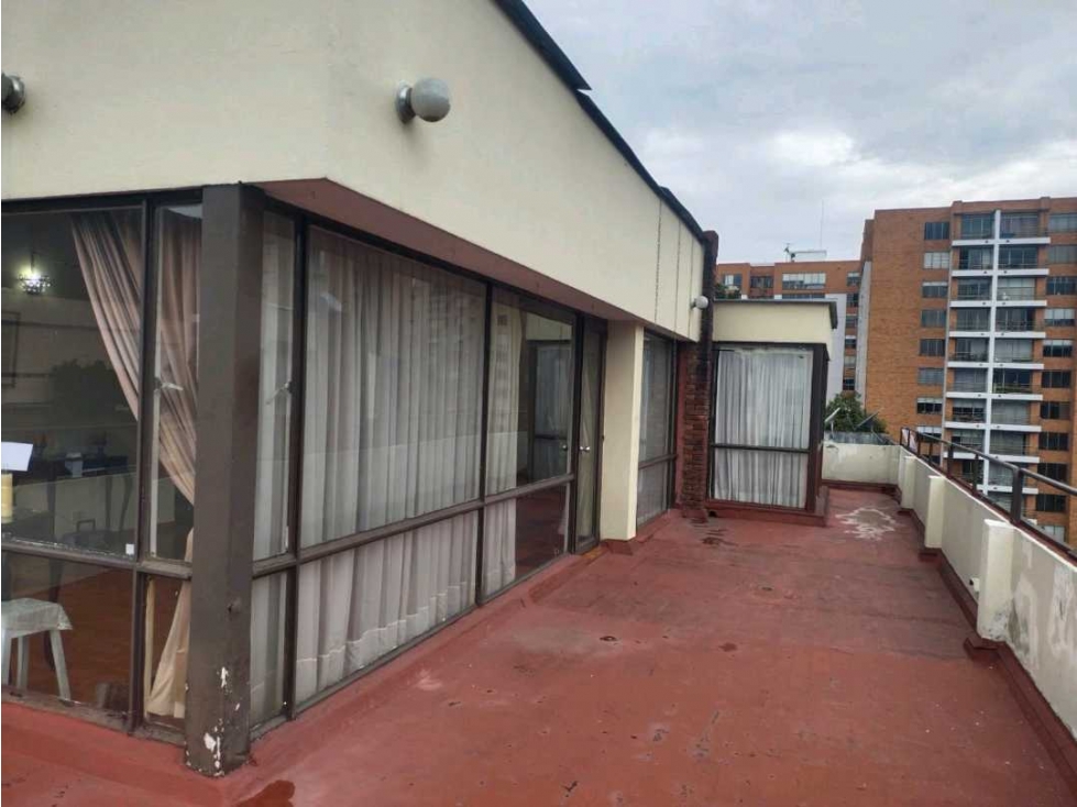 Apartamento Venta BELMIRA para remodelar completamente 90.88m2mas54.93 — foto 2