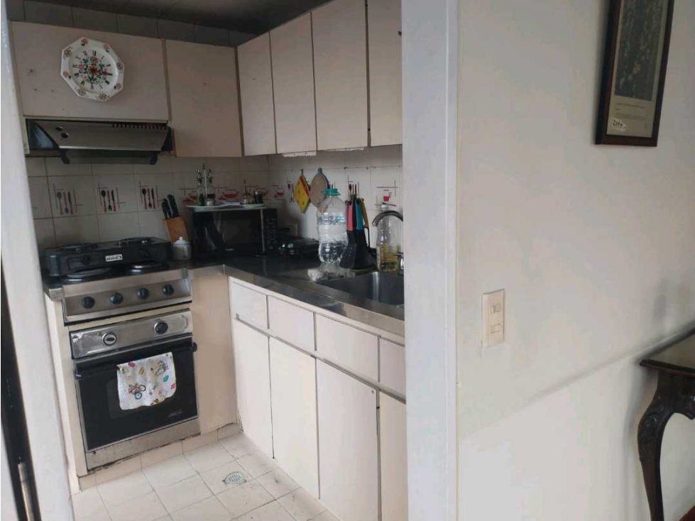 Apartamento Venta BELMIRA para remodelar completamente 90.88m2mas54.93 — foto 4
