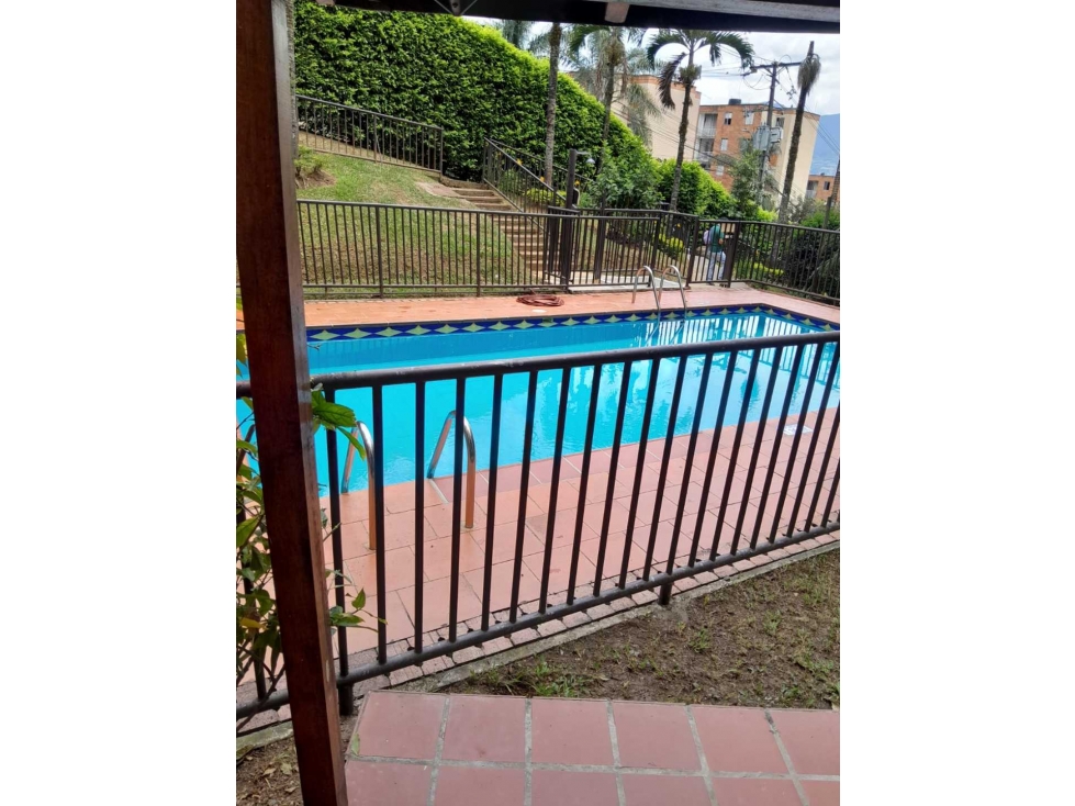 Apartamento venta envigado las cometas buenos acabados 1er piso — foto 2