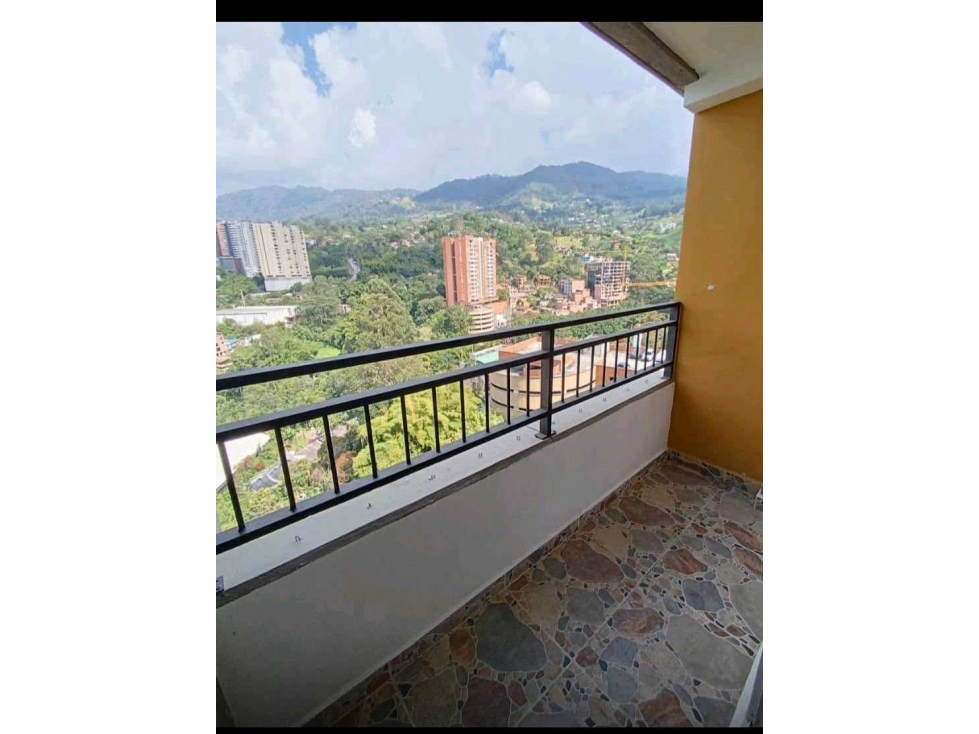 Apartamento venta envigado pasando universidad con vista es inversion!