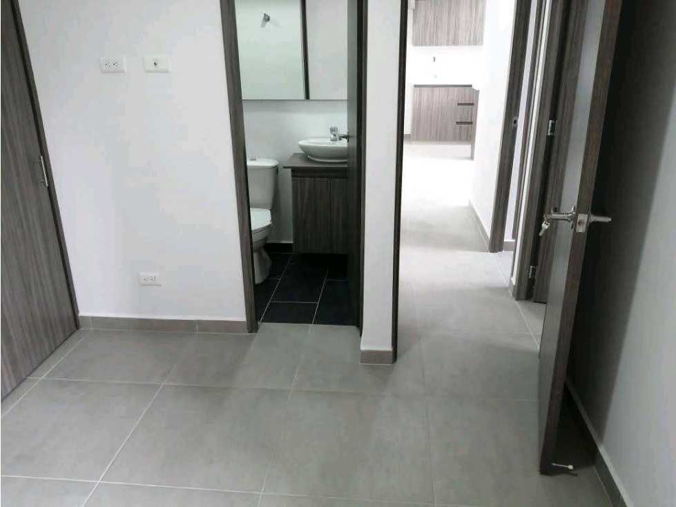 Apartamento venta Itagüí ditaires rentado! Piso alto con linda vista — foto 3