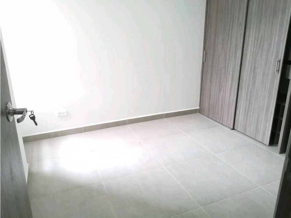 Apartamento venta Itagüí ditaires rentado! Piso alto con linda vista — foto 5