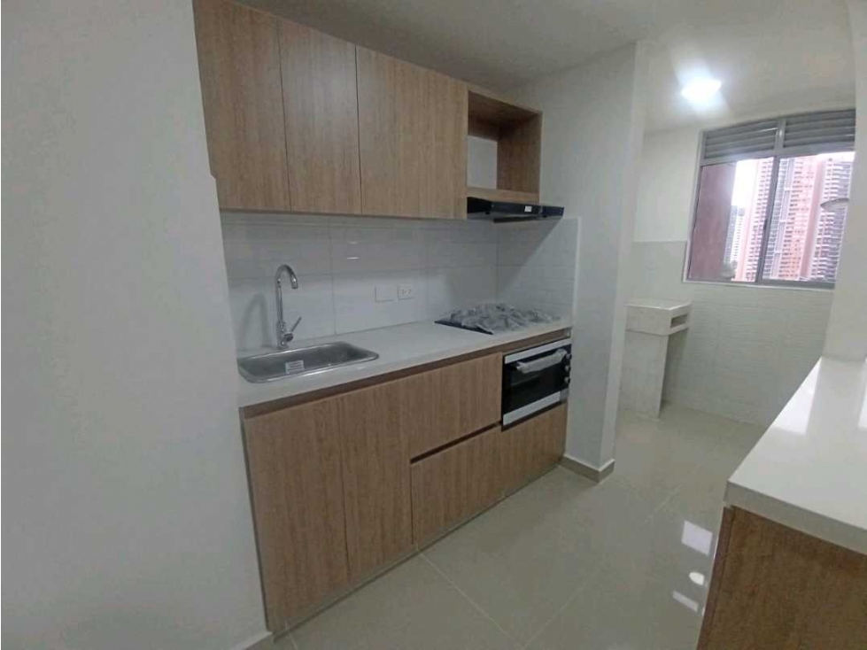 Apartamento venta Itagüí ditaires, parqueadero y util — foto 2